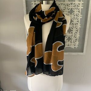 Fleur de lis print scarf black and gold